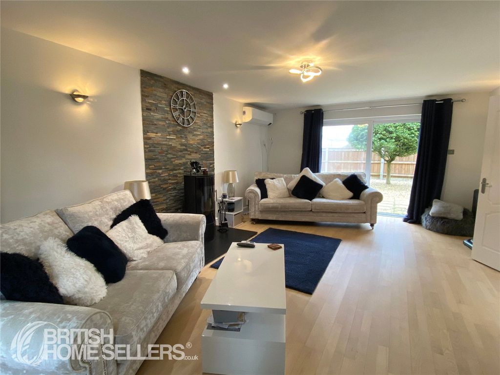 Property photo 2 of 26 Picture No. 21