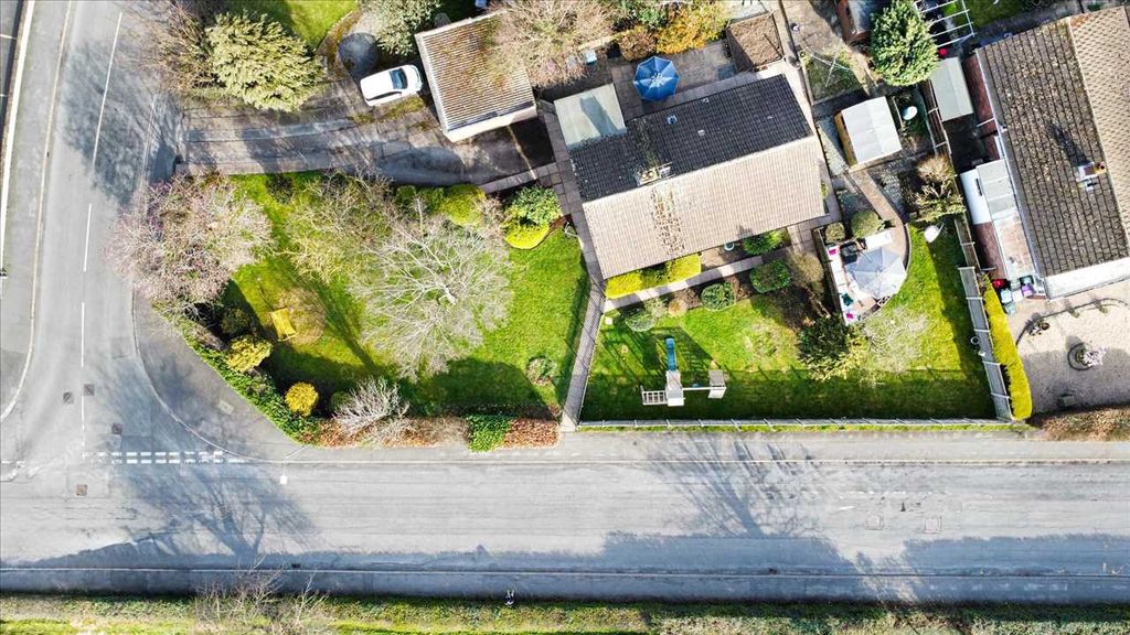 Property photo 2 of 31