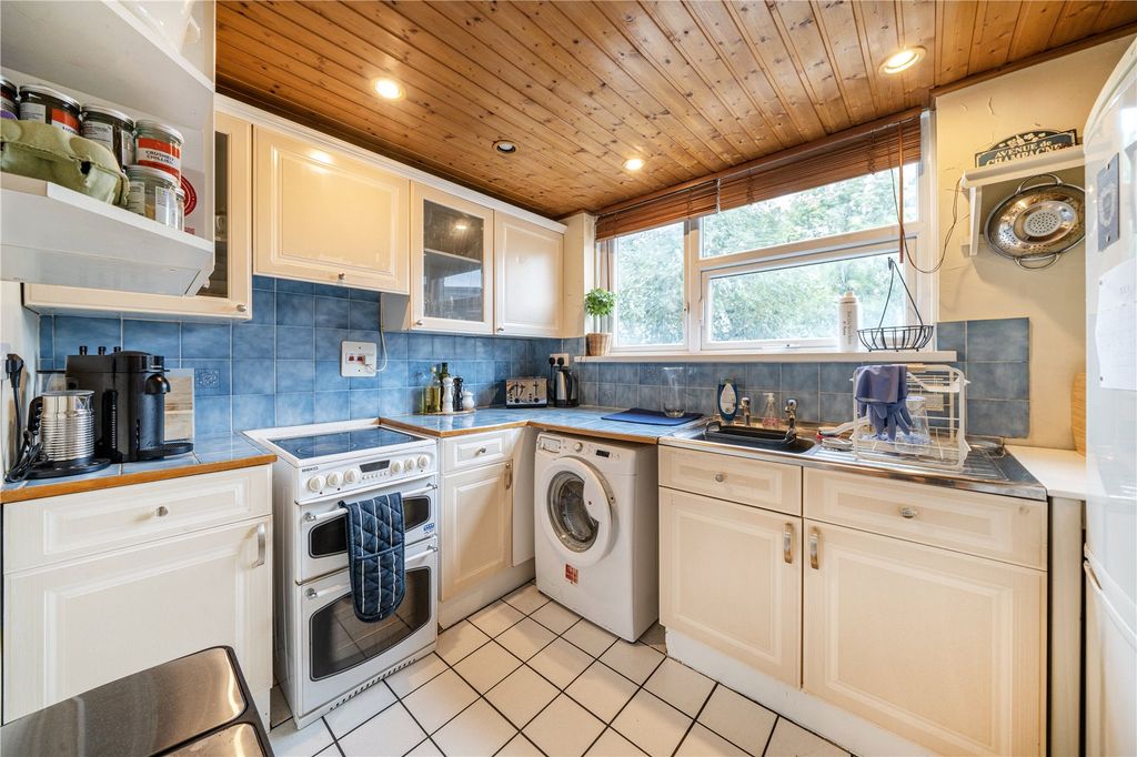 Property photo 2 of 11 Picture No. 21