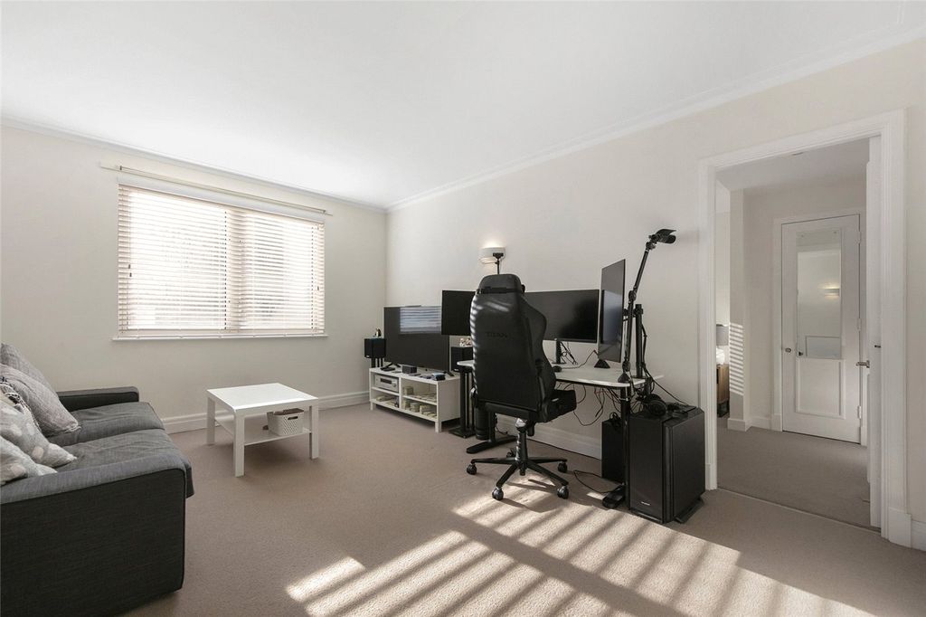 Property photo 2 of 8 Picture No. 01