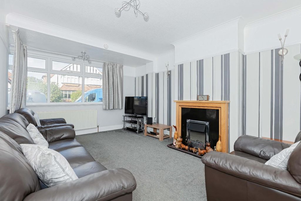 Property photo 3 of 22 Holmes Avenue.Jpg