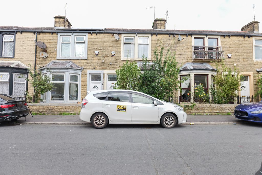 Property photo 1 of 27
