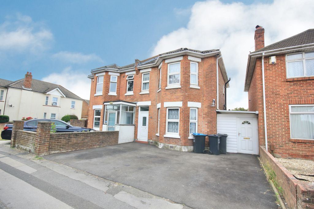 Property photo 1 of 32