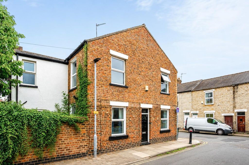 Property photo 1 of 9 External