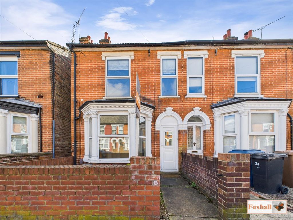 Property photo 2 of 12 Faraday Road