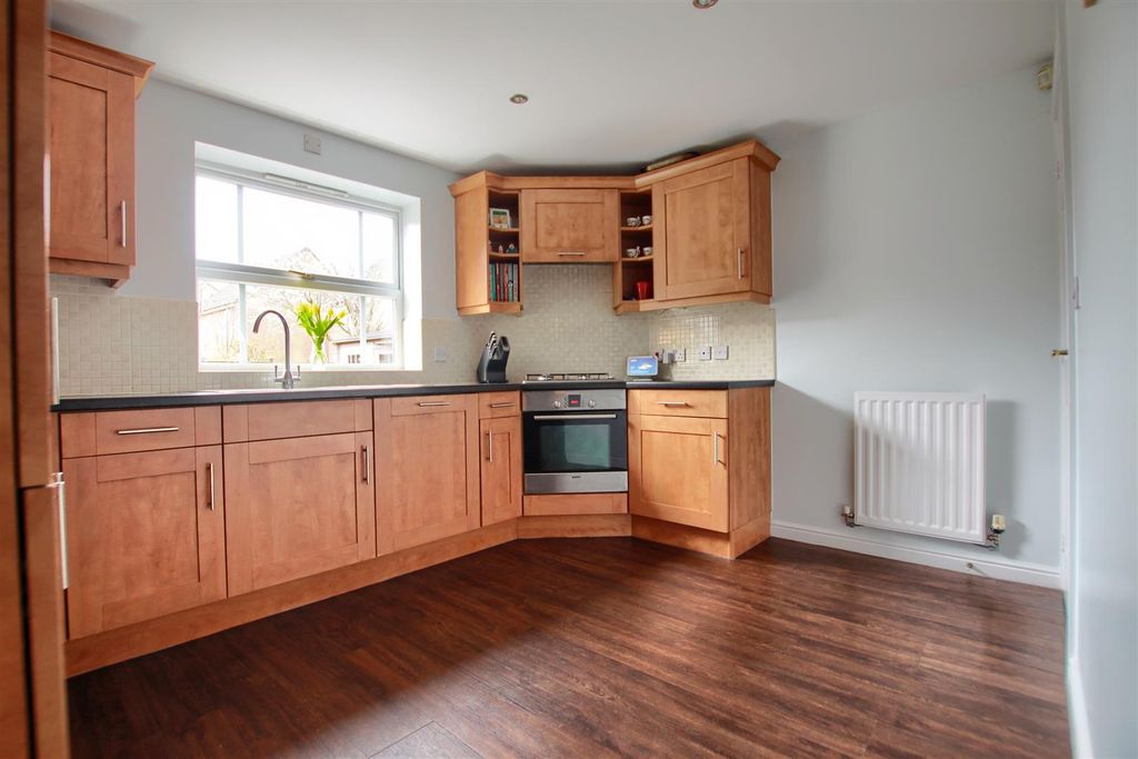 Property photo 3 of 14 Lp8.Jpg