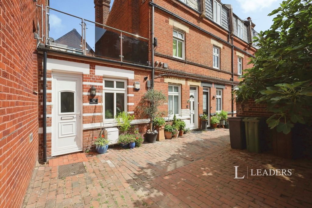 Property photo 1 of 11 External
