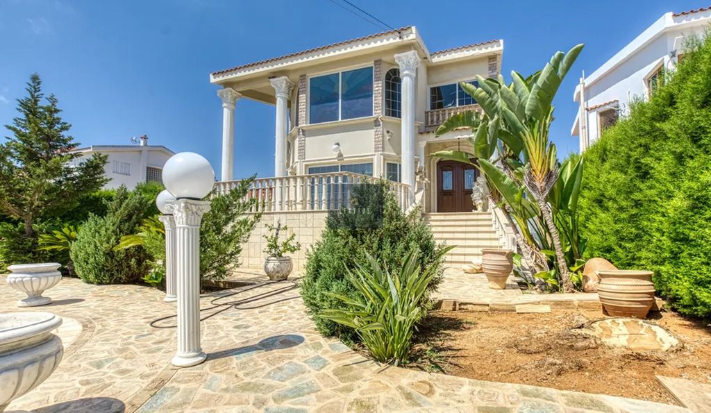 Property photo 1 of 18