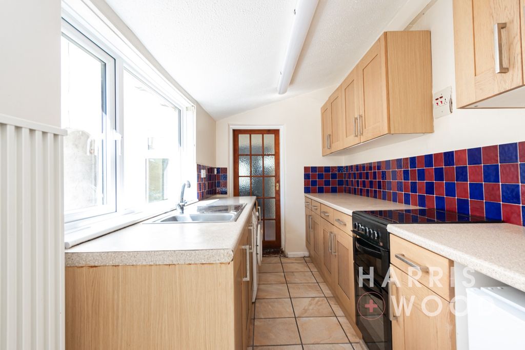 Property photo 2 of 17 4384313