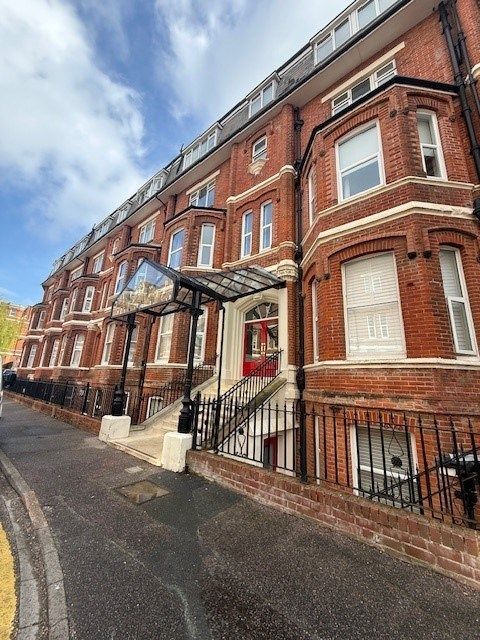Property photo 1 of 6 2 Bed Flat To Rent Grand Marine Court, Bournemouth Bh2