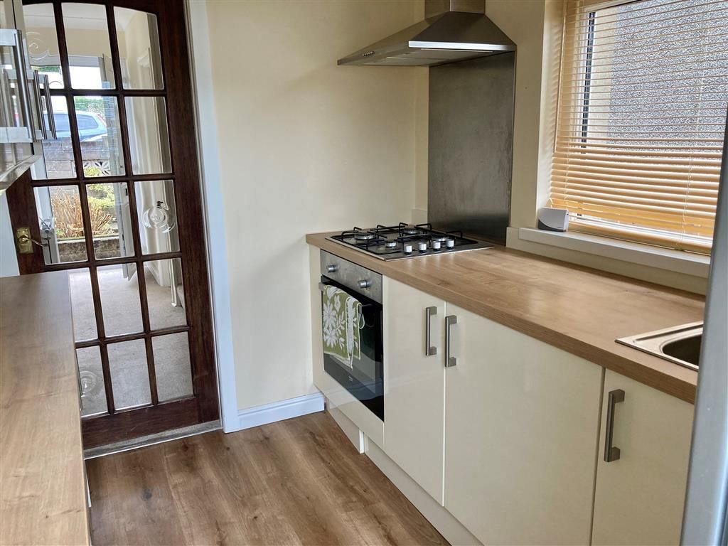 Property photo 2 of 7 Kitchen