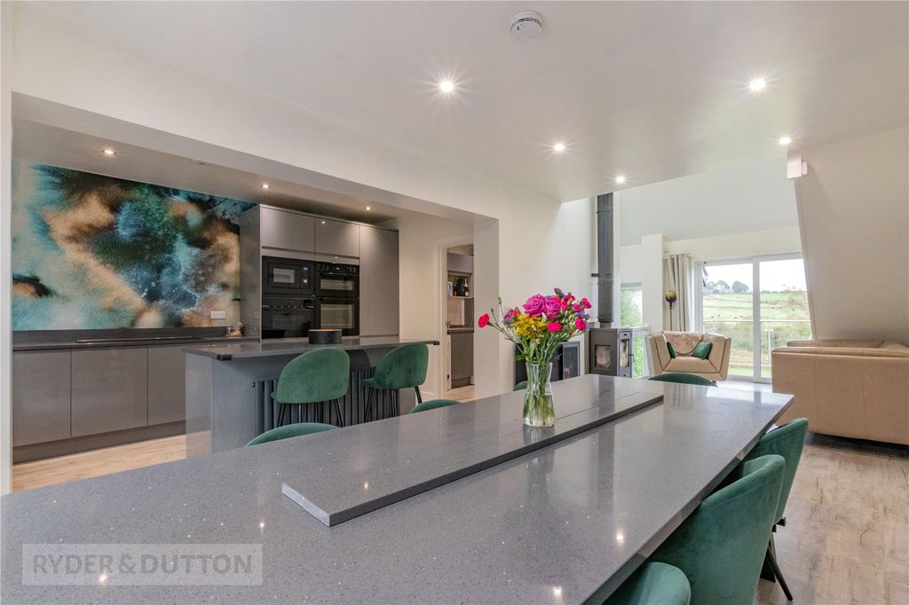 Property photo 3 of 41 Kitchen/Dining
