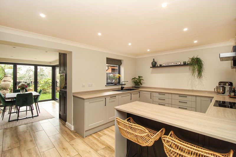 Property photo 2 of 17 Kitchen/Diner