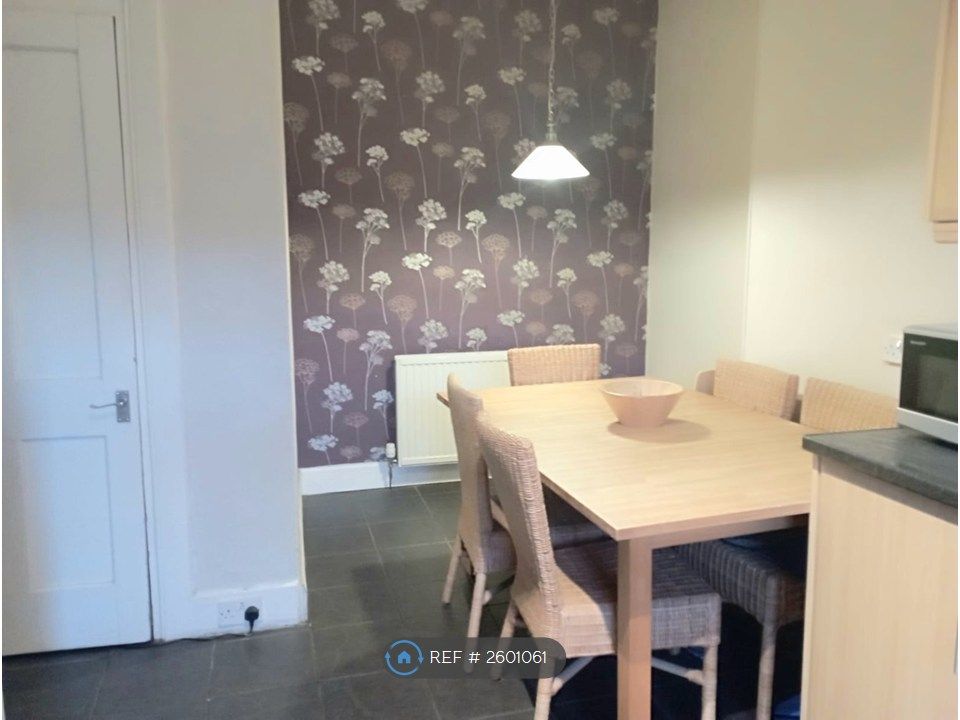 Property photo 3 of 9 Dining Kitchen