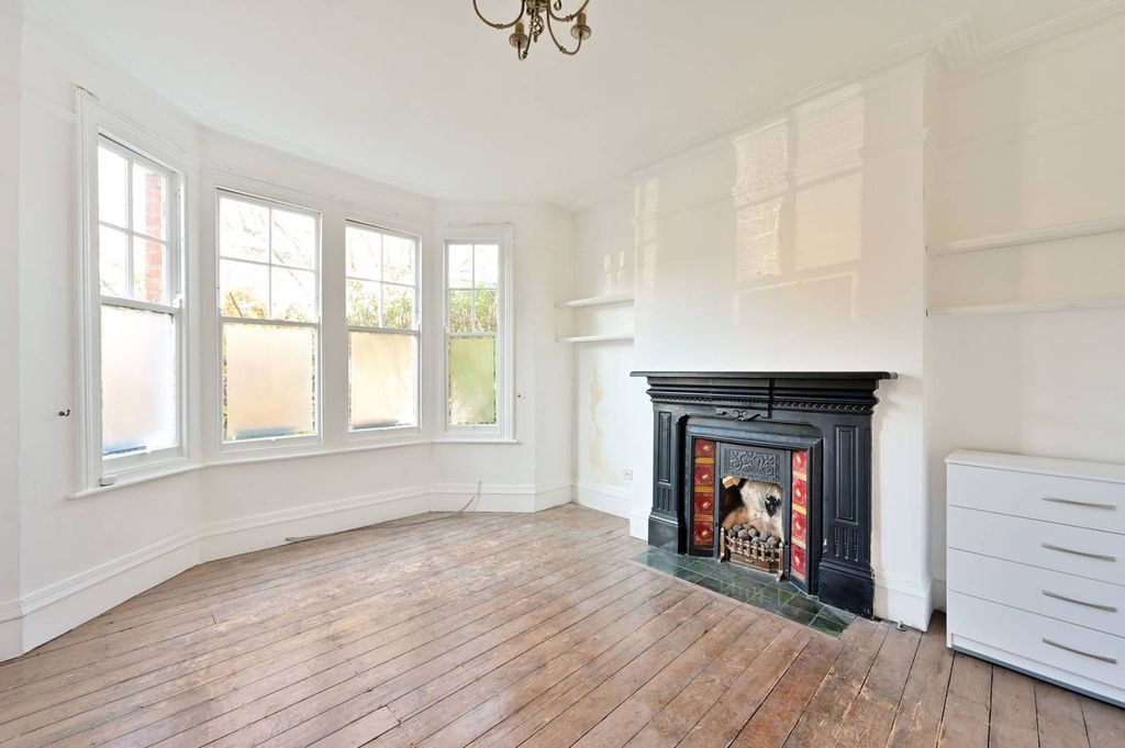 Property photo 1 of 8