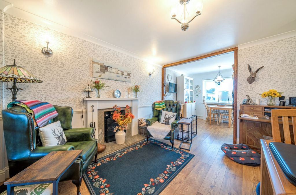 Property photo 2 of 23 1396701-8-695Eeb23Eb199