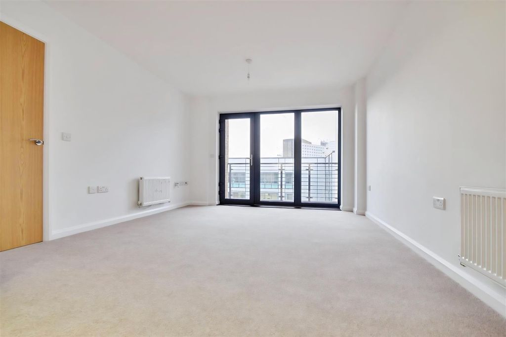 Property photo 3 of 7 14684d1A-3Kns2_Vcljxsaezzftz1Ut6m1Rk.Jpg