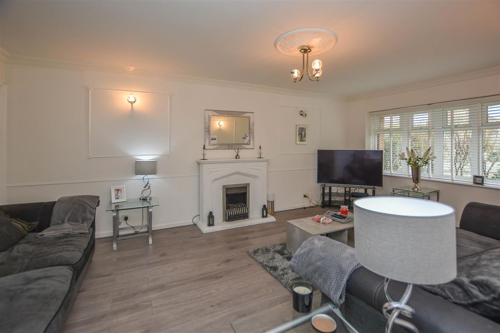 Additional image 5 of 3 bed semi-detached house for saleMeadows Close, Ingrave, Brentwood CM13