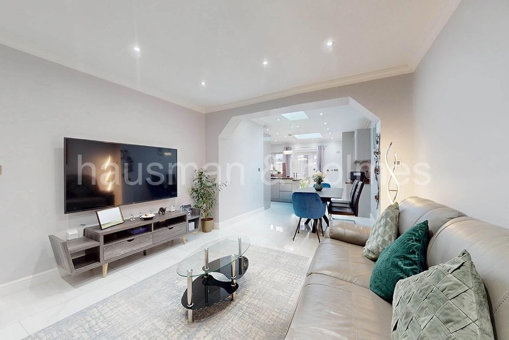 Property photo 1 of 23 W06.Jpg