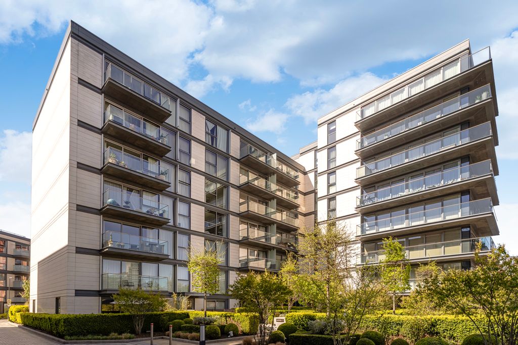 Property photo 3 of 13 Exterior