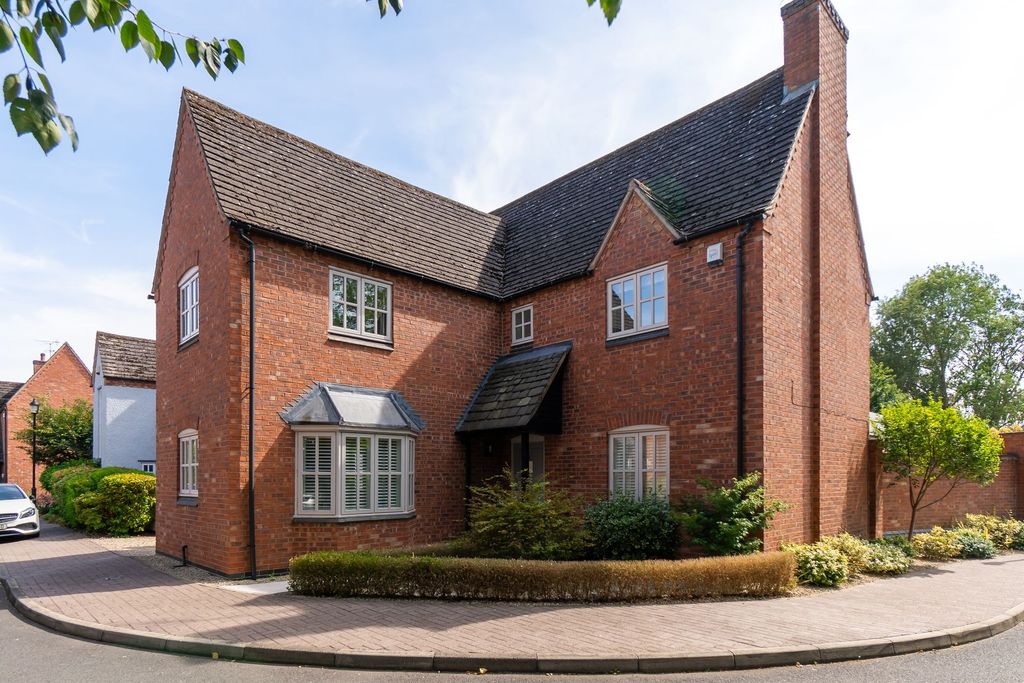 Property photo 1 of 33