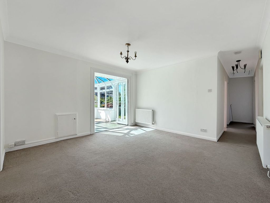 Property photo 3 of 32