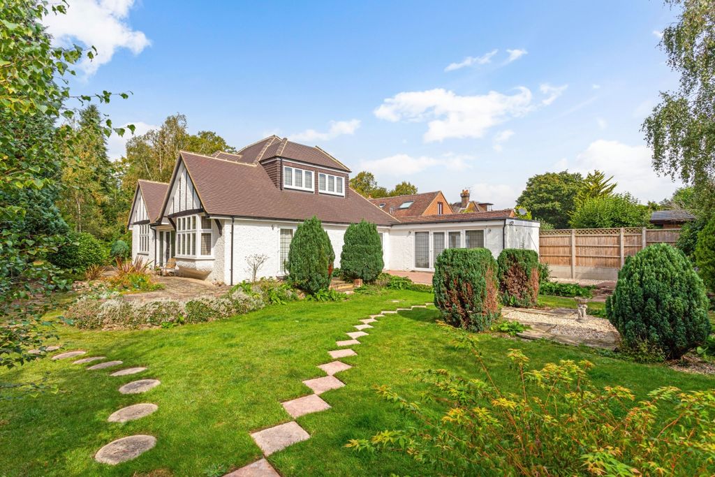 Property photo 1 of 32 Lattice Cottage, ...
