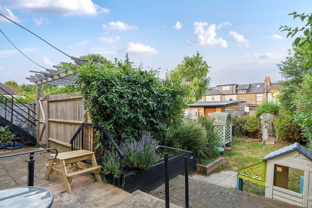 Property photo 2 of 11
