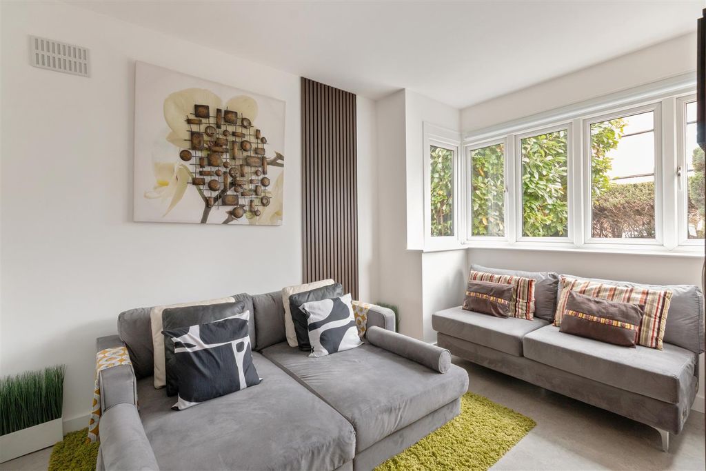 Property photo 3 of 23 Johns Lane