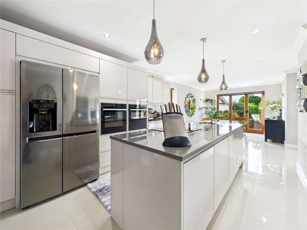 Property photo 2 of 38 Picture No. 28