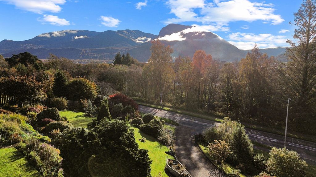 Property photo 3 of 92