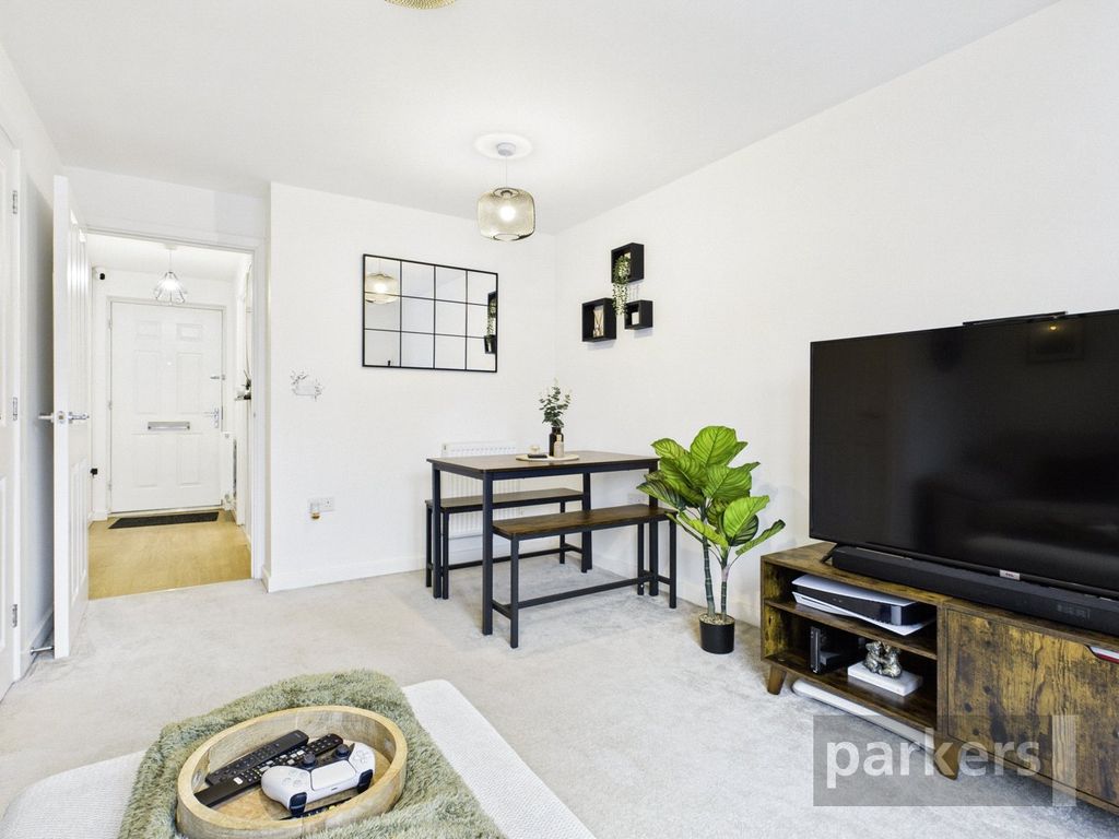 Property photo 2 of 21 Living Room