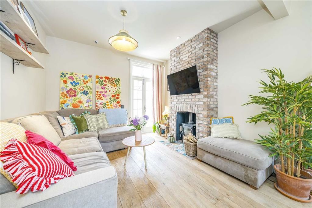 Property photo 2 of 11