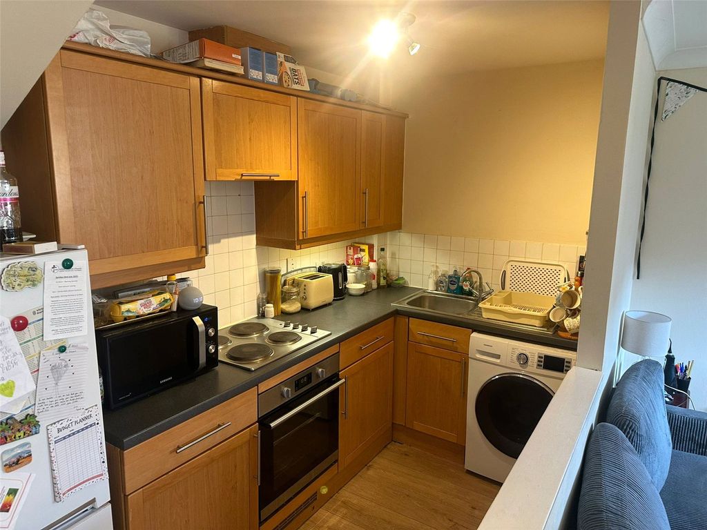 Property photo 3 of 8 Kitchen