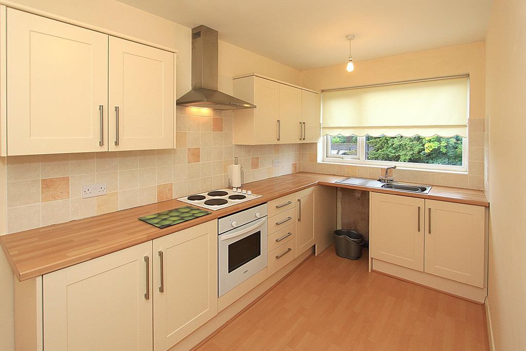 Property photo 3 of 7 Kitchen