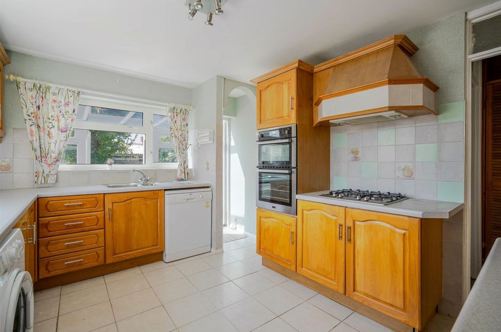 Property photo 3 of 9