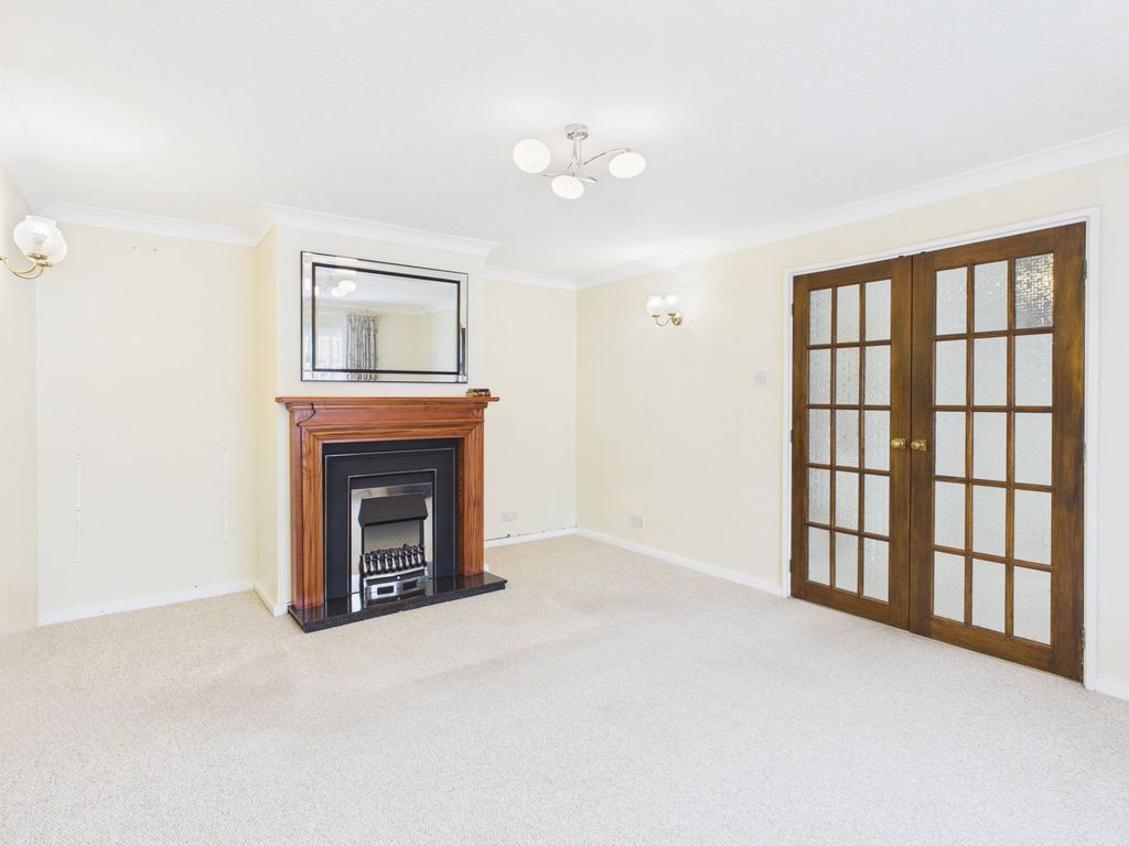 Property photo 2 of 12 Living Room