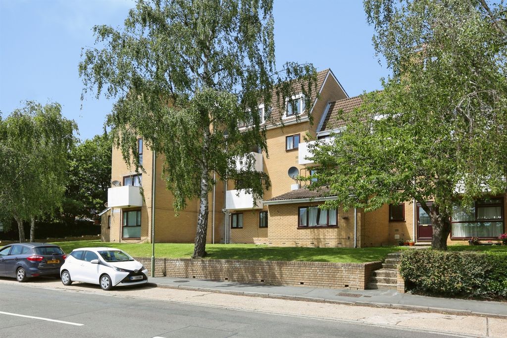 Property photo 1 of 9