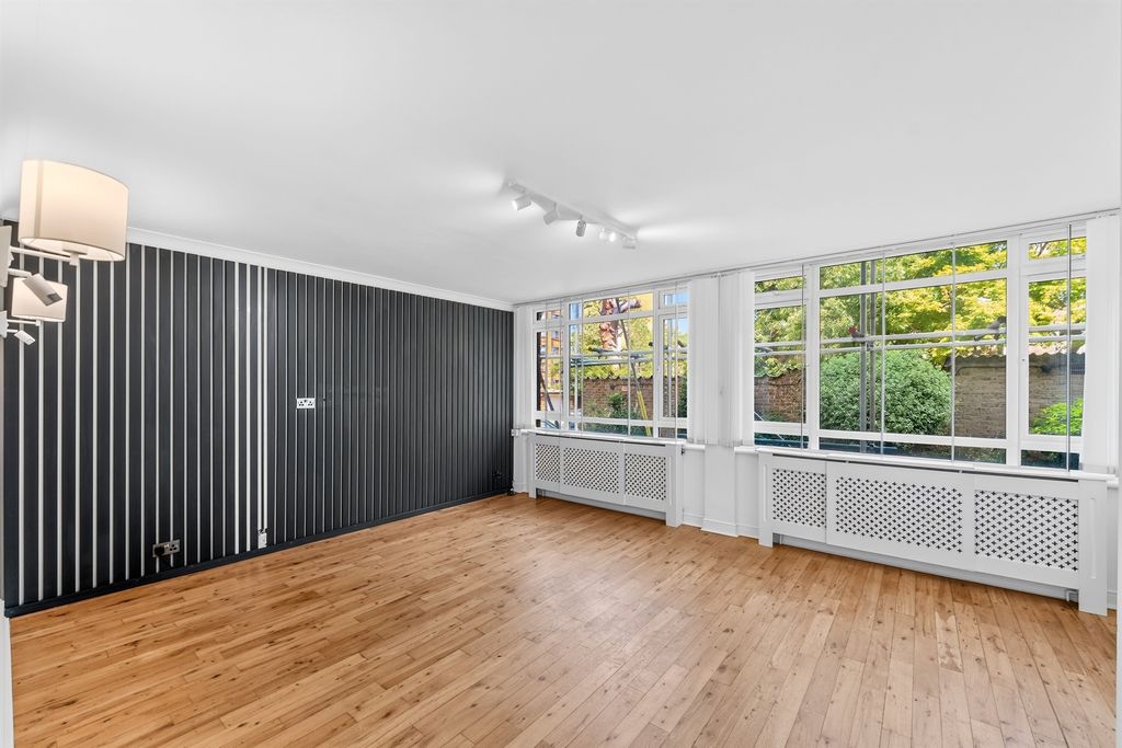 Property photo 1 of 13 Image