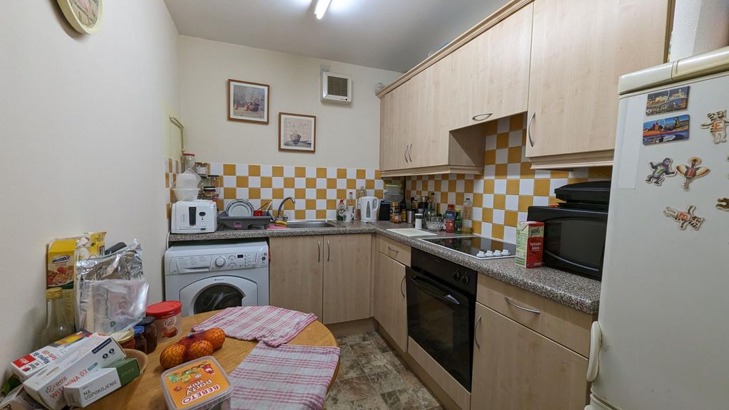 Property photo 2 of 5