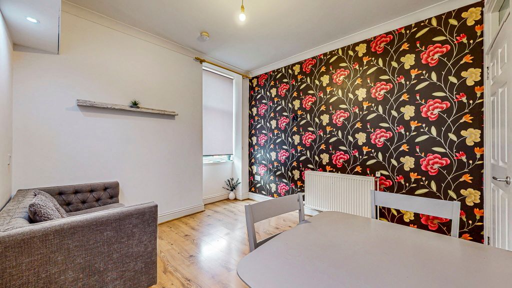 Property photo 2 of 19 8-Web-Or-Mls-32 Midlock Street Flat 1.2_12