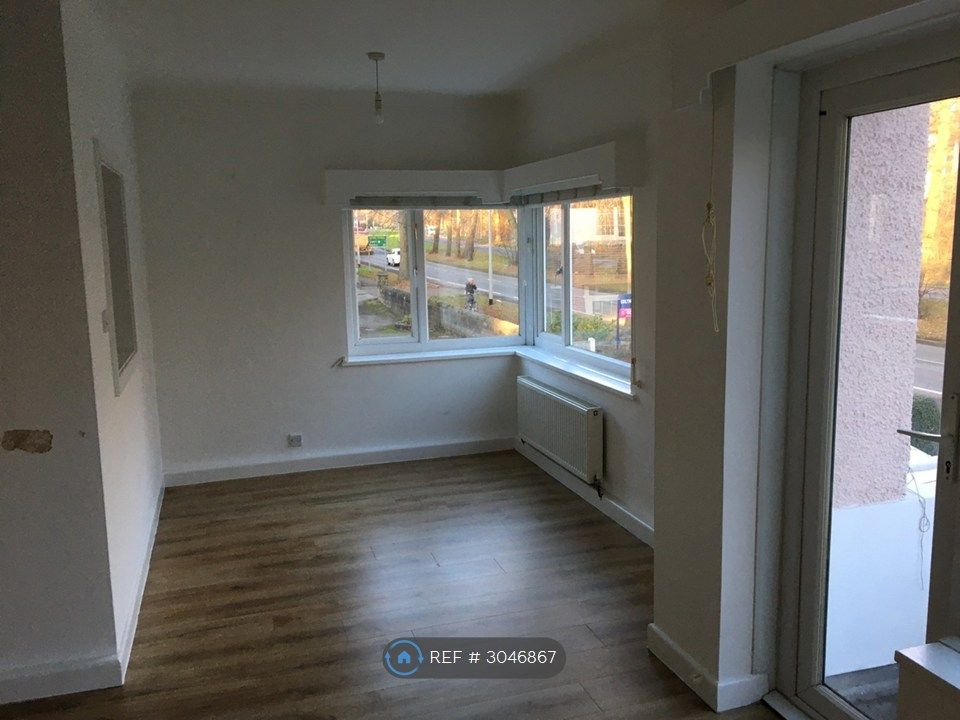 Property photo 3 of 33