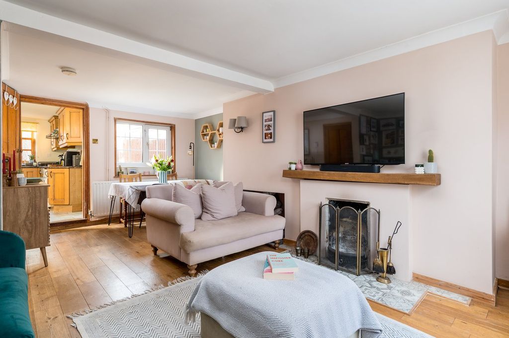 Property photo 2 of 24