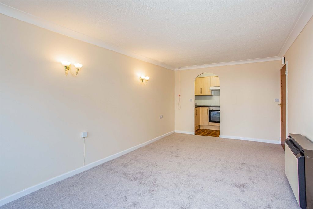 Property photo 3 of 8