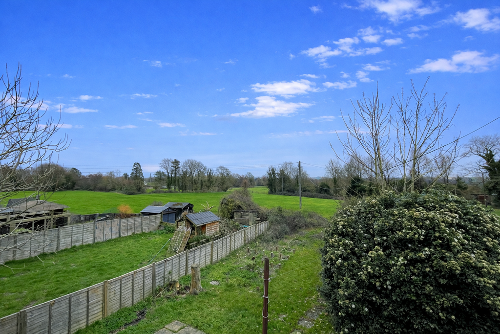 Property photo 2 of 11 Garden