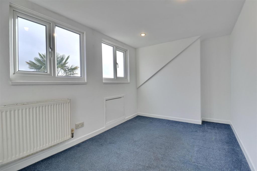 Property photo 2 of 16 5A1295C5-7969-4D07-Acee-B4Bdf30B90Be_1_201_A.Jpeg