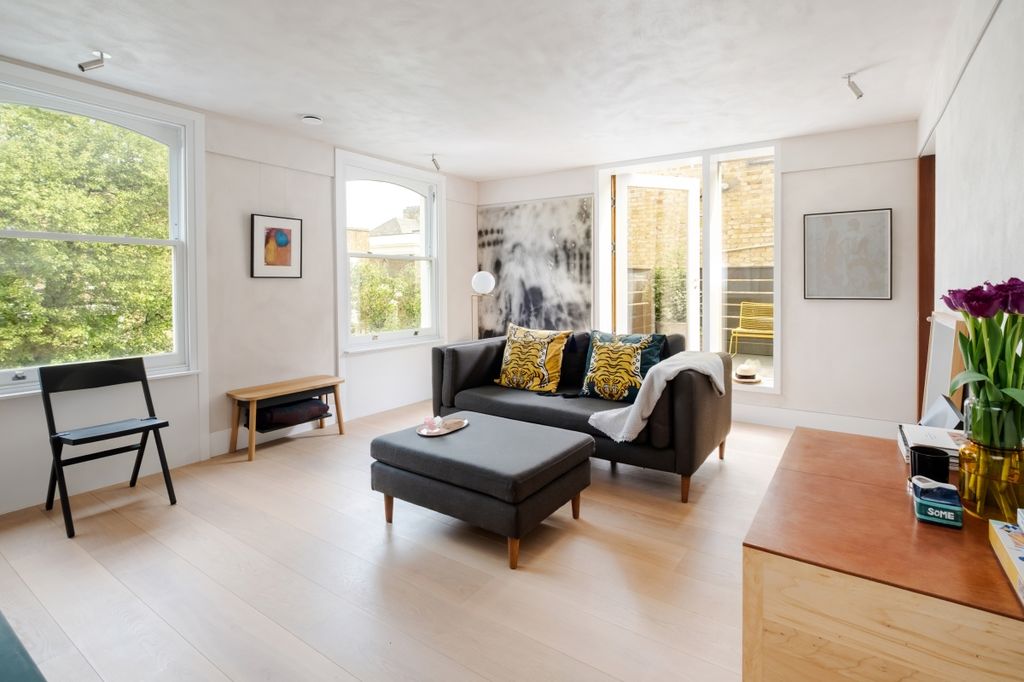 Property photo 1 of 9 Beresford Road
