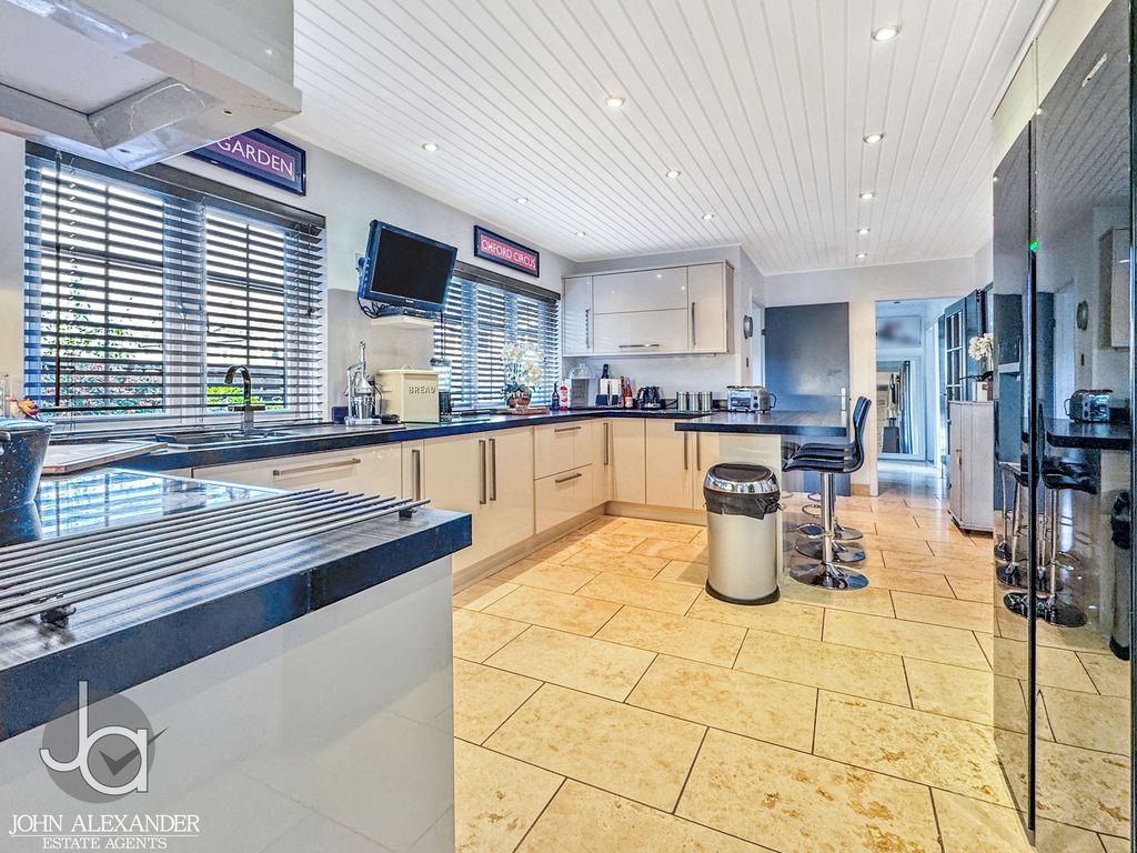 Property photo 2 of 45