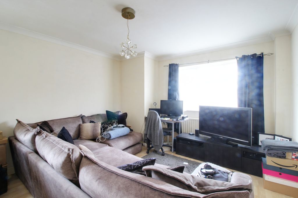 Property photo 2 of 5