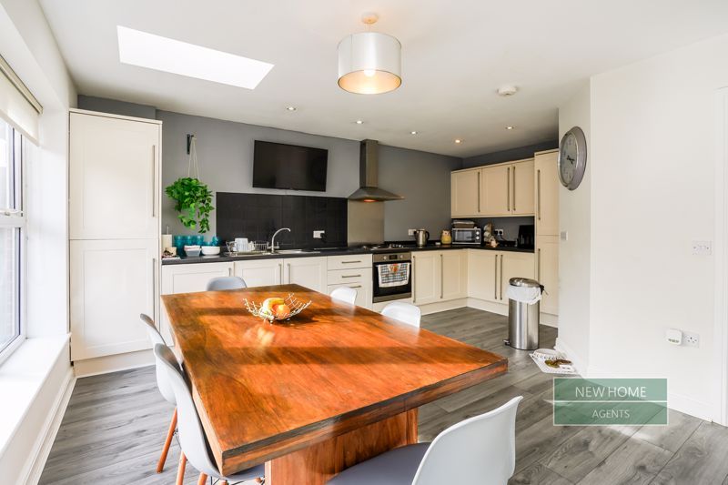 Property photo 3 of 27 Photo 10